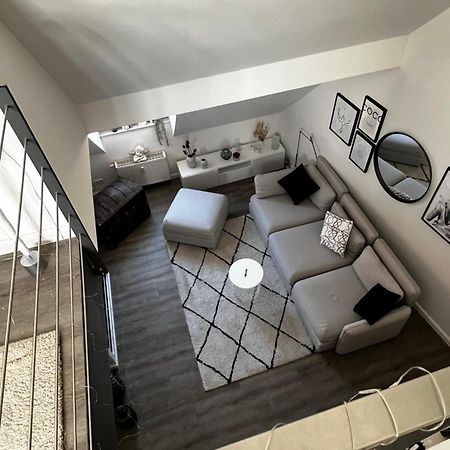 Moderne Galeriewohnung Mit Balkon Und Stellplatz Am Wenigemarkt Erfurt Luaran gambar