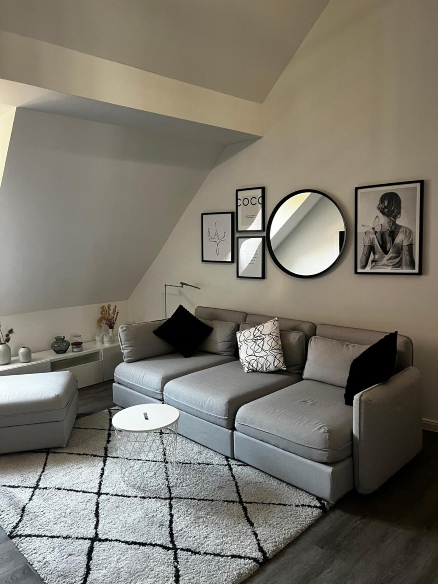 Moderne Galeriewohnung Mit Balkon Und Stellplatz Am Wenigemarkt Erfurt Luaran gambar