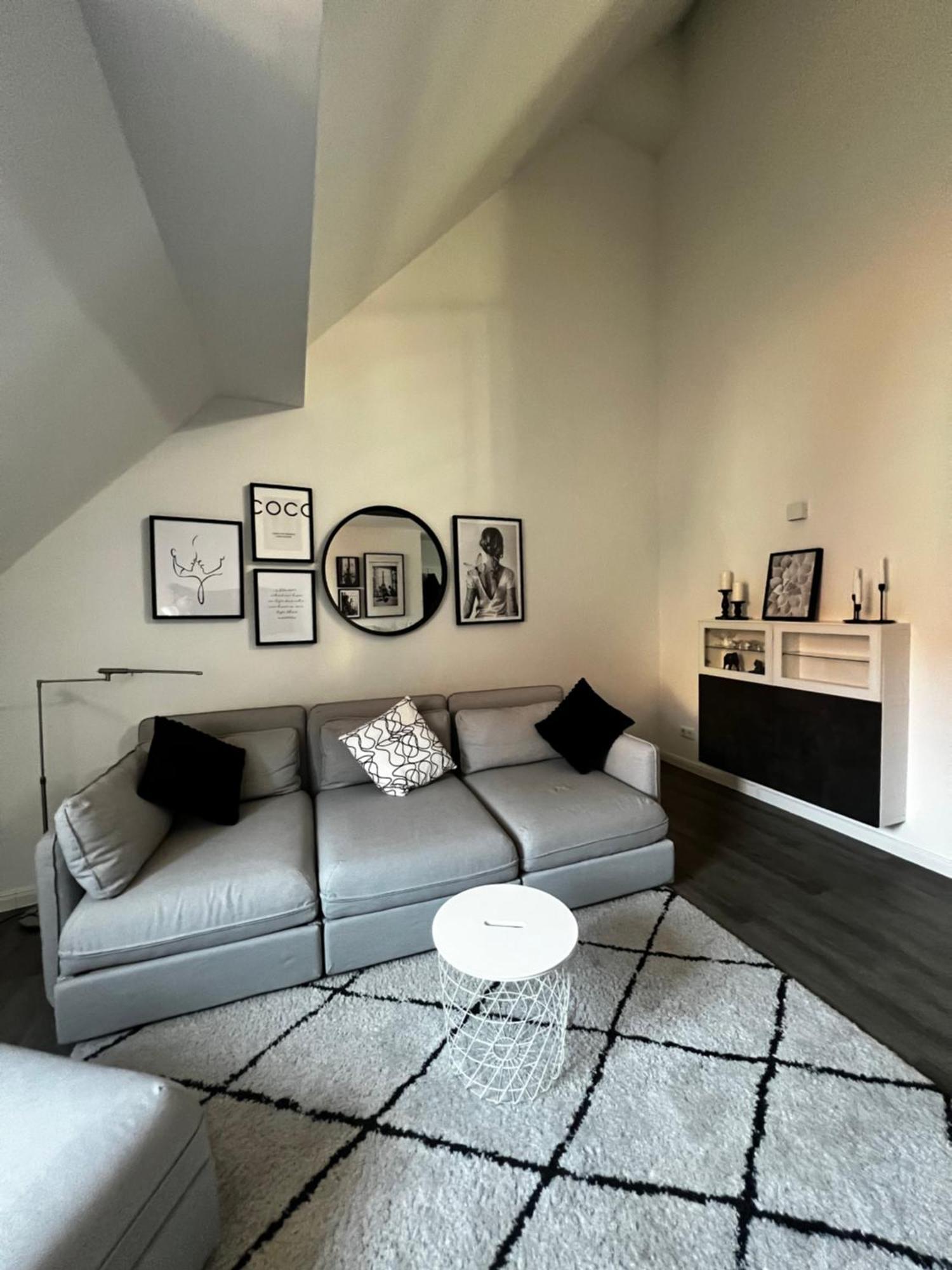Moderne Galeriewohnung Mit Balkon Und Stellplatz Am Wenigemarkt Erfurt Luaran gambar