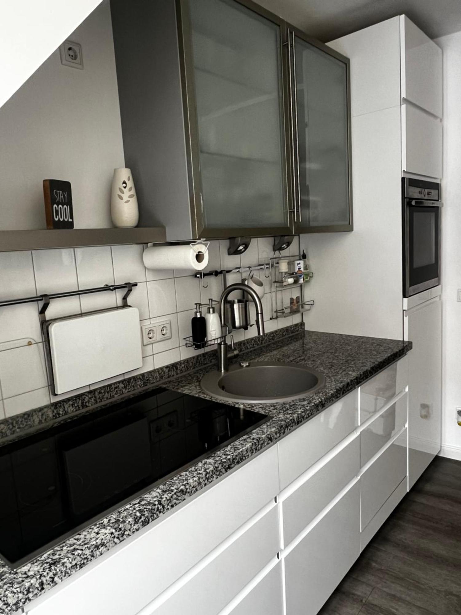 Moderne Galeriewohnung Mit Balkon Und Stellplatz Am Wenigemarkt Erfurt Luaran gambar