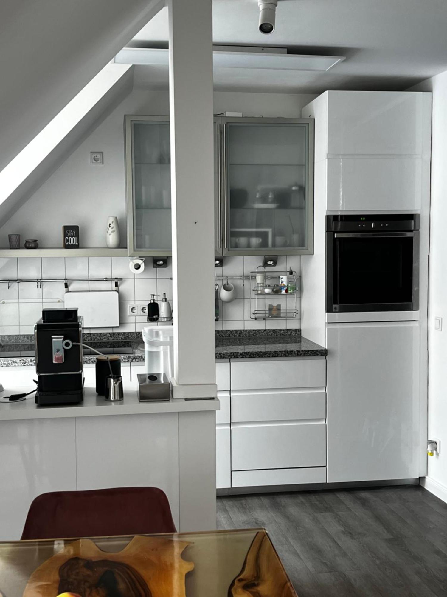 Moderne Galeriewohnung Mit Balkon Und Stellplatz Am Wenigemarkt Erfurt Luaran gambar
